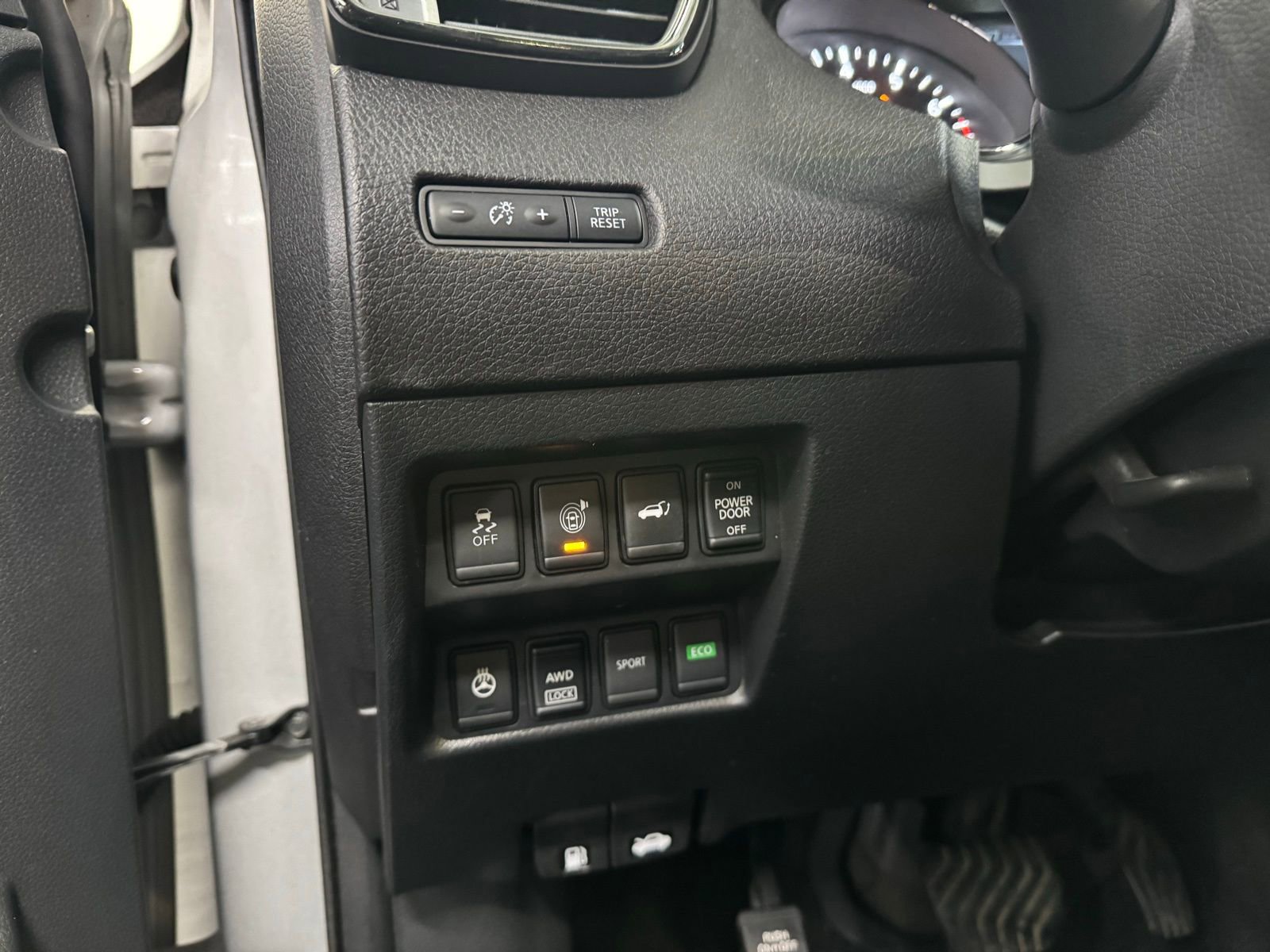 Used 2017 Nissan Rogue SL w/ SL Premium Package image 25