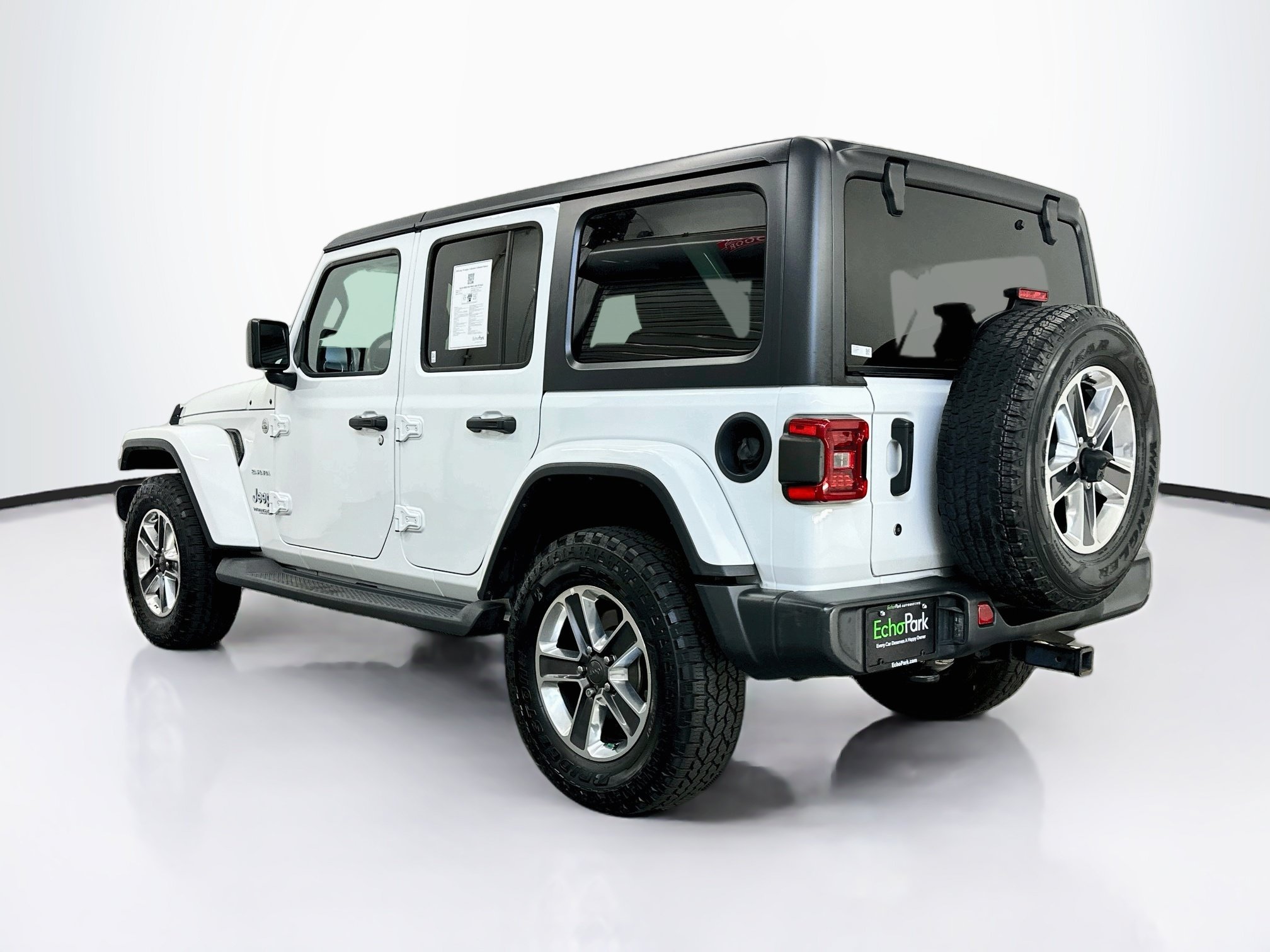 Used 2018 Jeep Wrangler Unlimited Sahara w/ LED Lighting Group AWD/4WD image 5