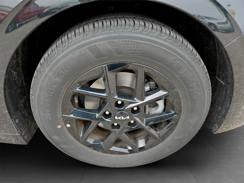 Used 2025 Kia K5 LXS image 34