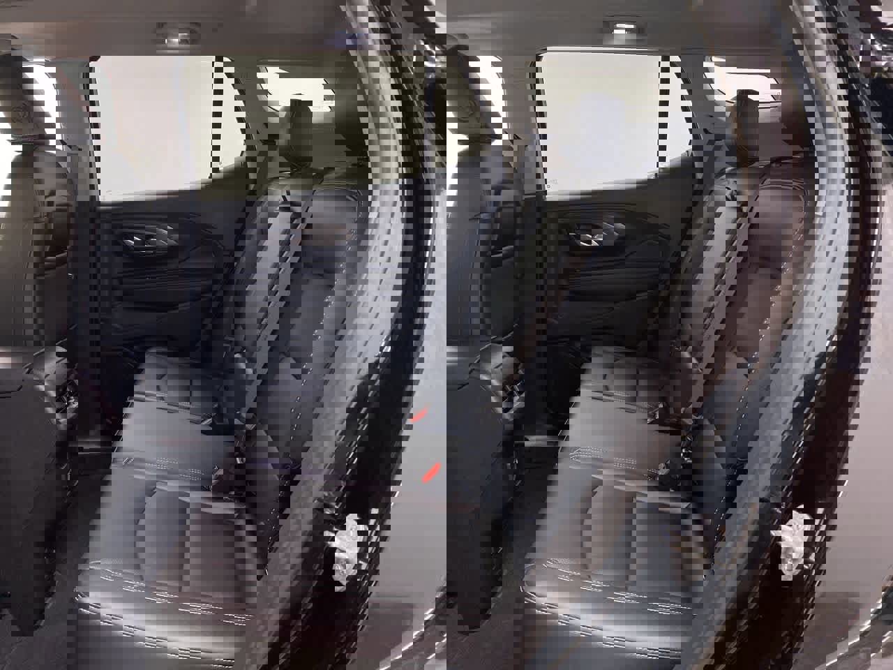 Used 2022 GMC Terrain SLT w/ Infotainment Package II image 17