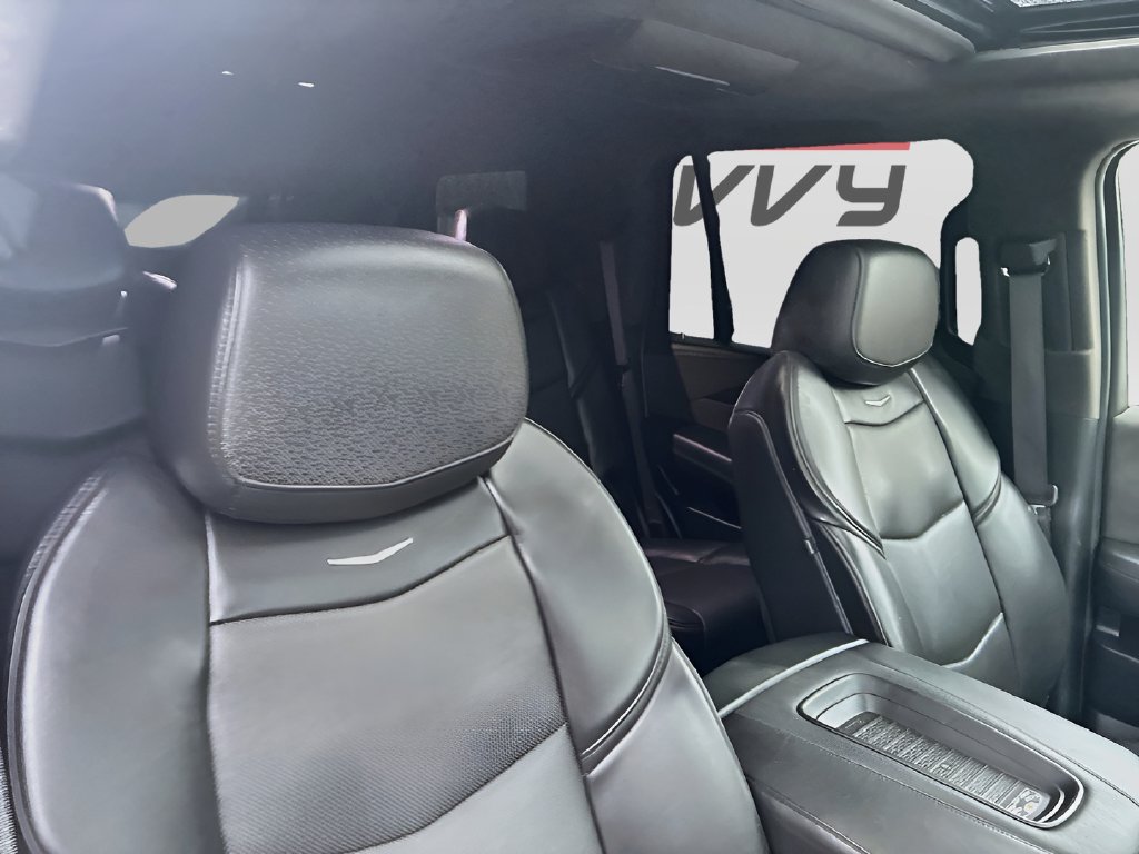Used 2020 Cadillac Escalade Platinum w/ Escalade Sport Edition AWD/4WD image 31