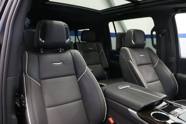Used 2025 Cadillac Escalade ESV Premium Luxury w/ Touring Package AWD/4WD image 19