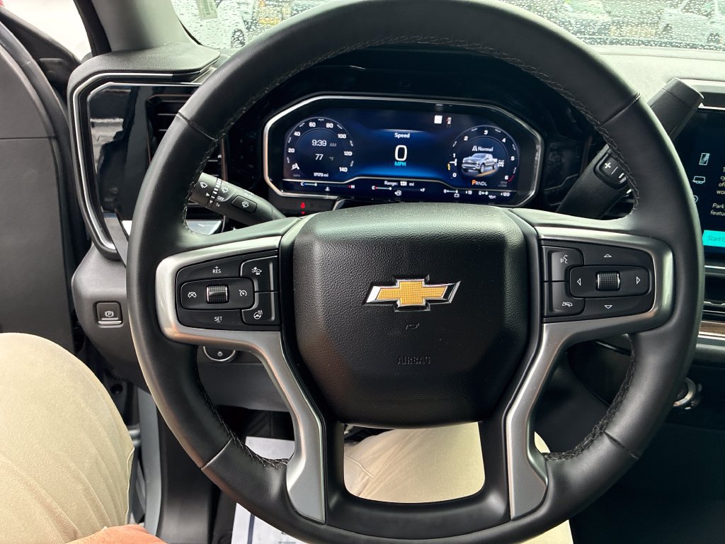 Used 2023 Chevrolet Silverado 1500 LT AWD/4WD image 13