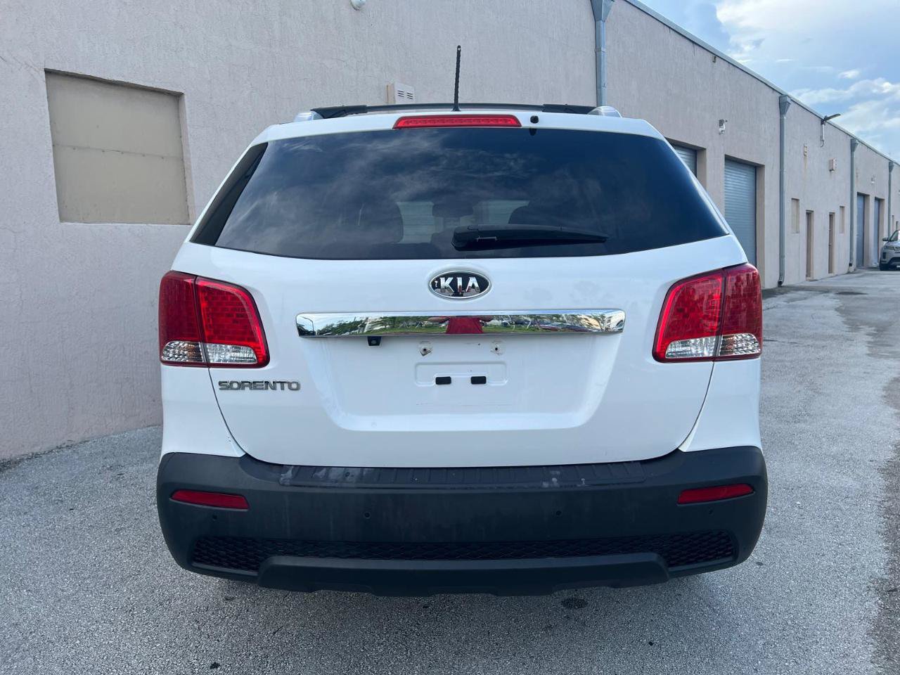 Used 2011 Kia Sorento LX w/ Convenience Pkg FWD image 17