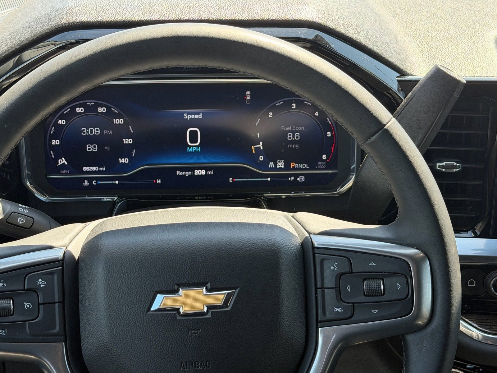 Used 2024 Chevrolet Silverado 2500 LT AWD/4WD image 8