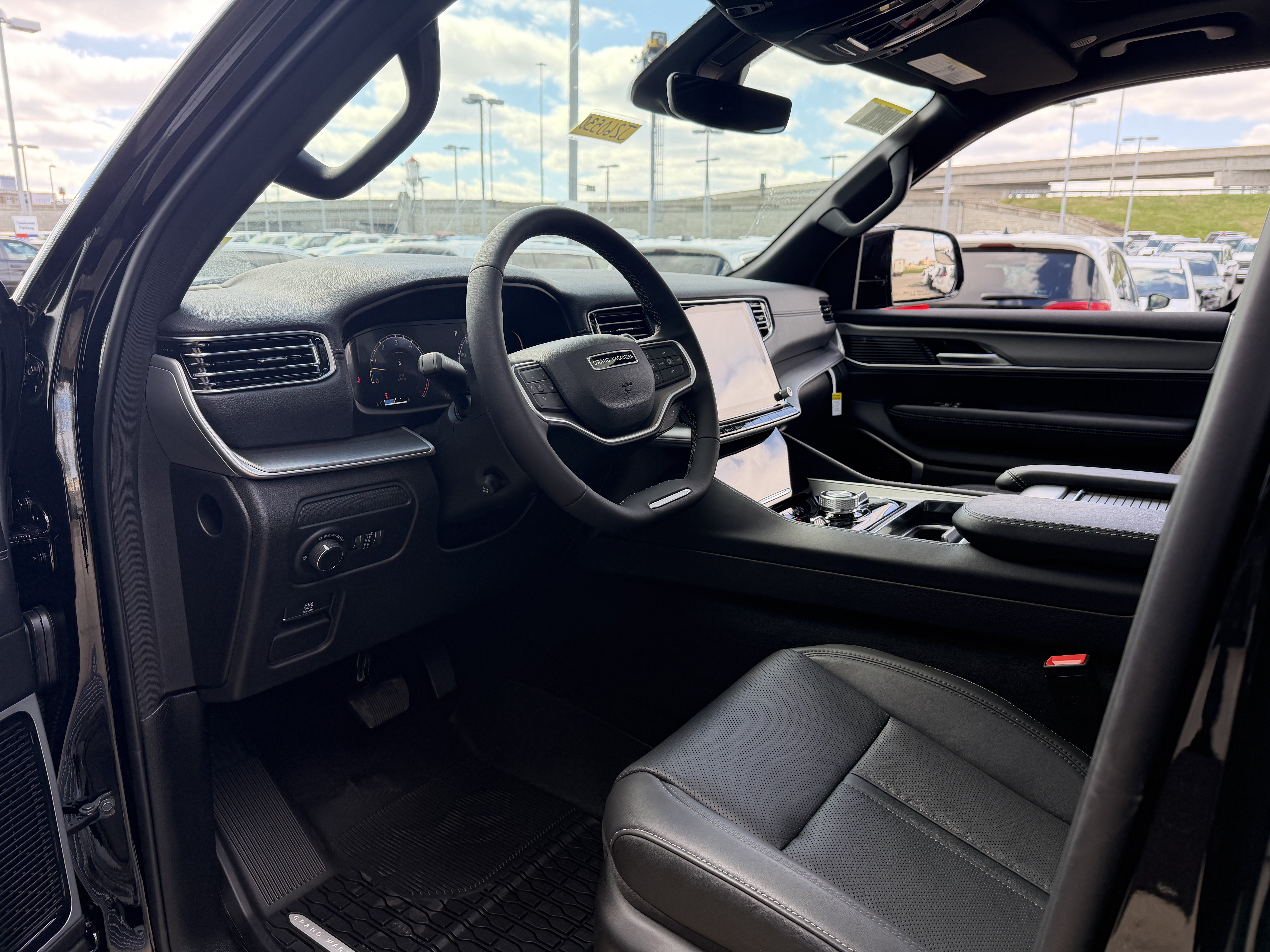New 2026 Jeep Grand Wagoneer L Limited w/ Premium Group II AWD/4WD image 36