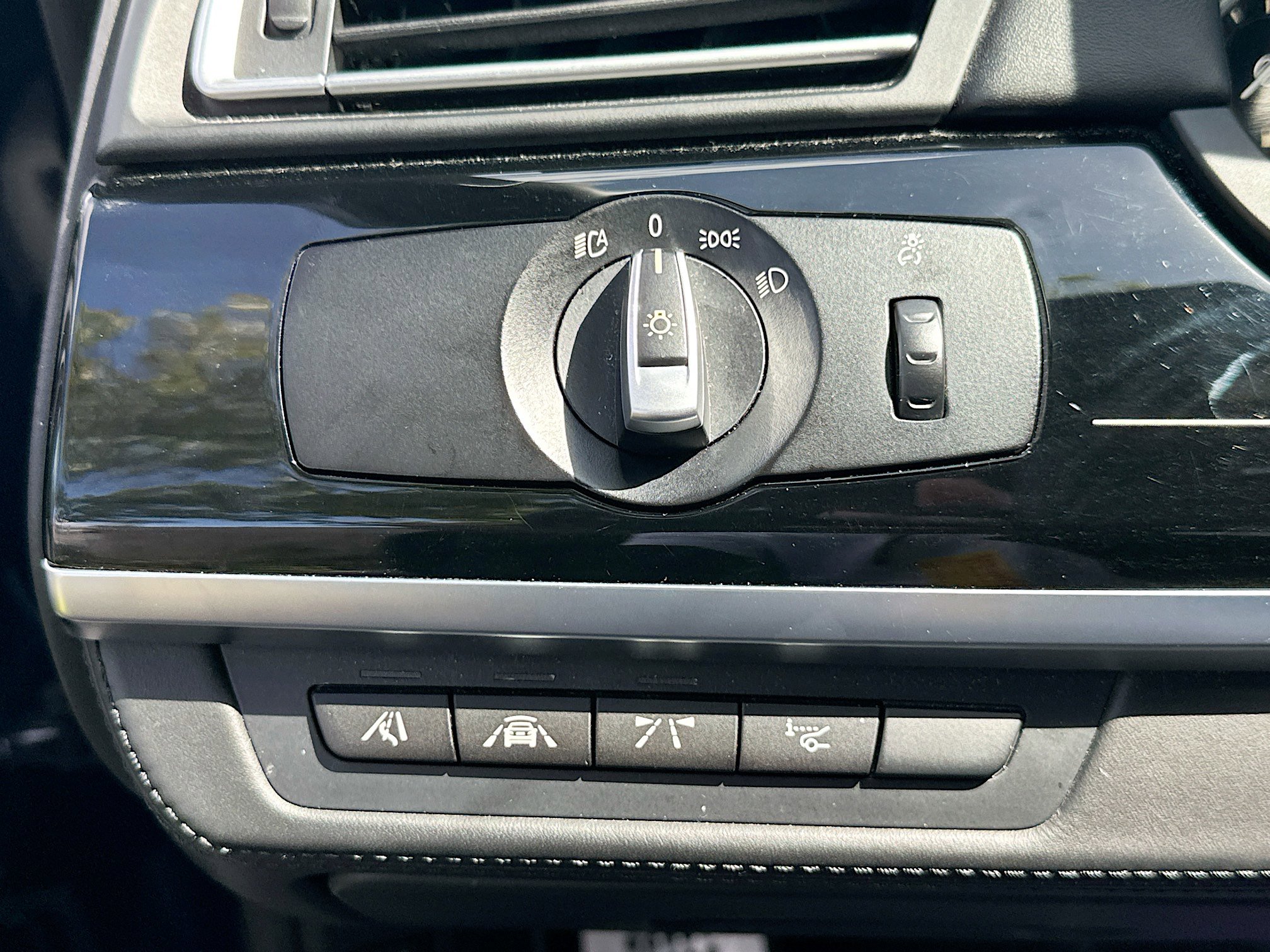 Used 2015 BMW 750Li image 5