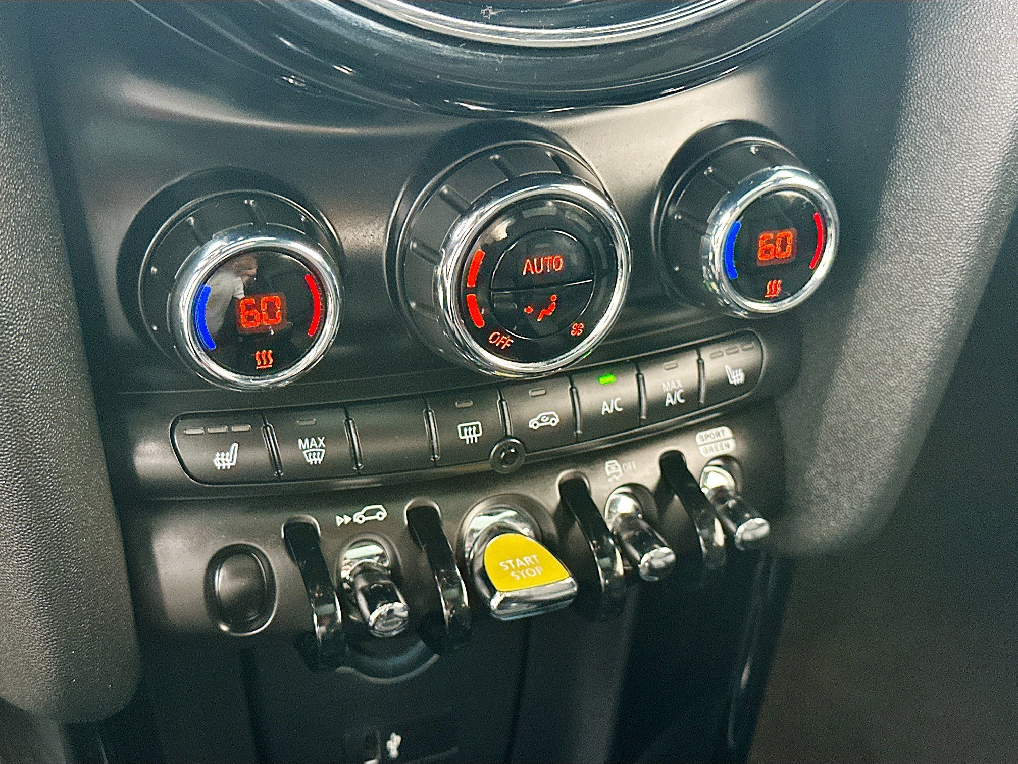 Certified 2024 MINI Cooper SE image 16