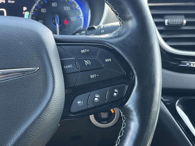 Used 2020 Chrysler Pacifica Touring-L w/ Advanced Safetytec Group image 28