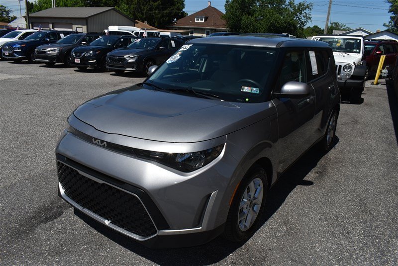 Used 2025 Kia Soul LX w/ LX Technology Package FWD image 6
