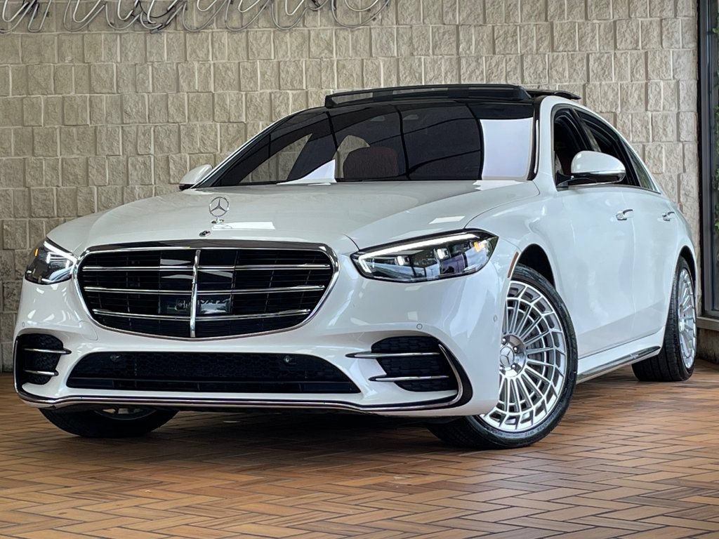 Used 2023 Mercedes-Benz S 580e 4MATIC Sedan w/ AMG Line image 3