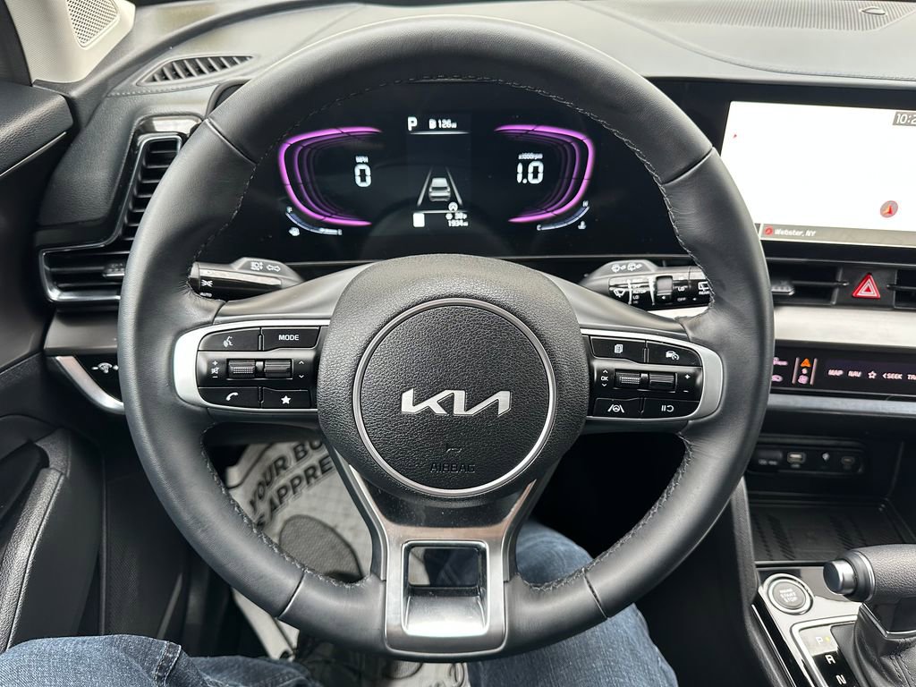 Used 2025 Kia Sportage EX image 2