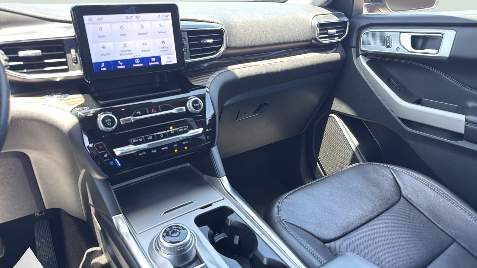 Used 2024 Ford Explorer Limited RWD image 16