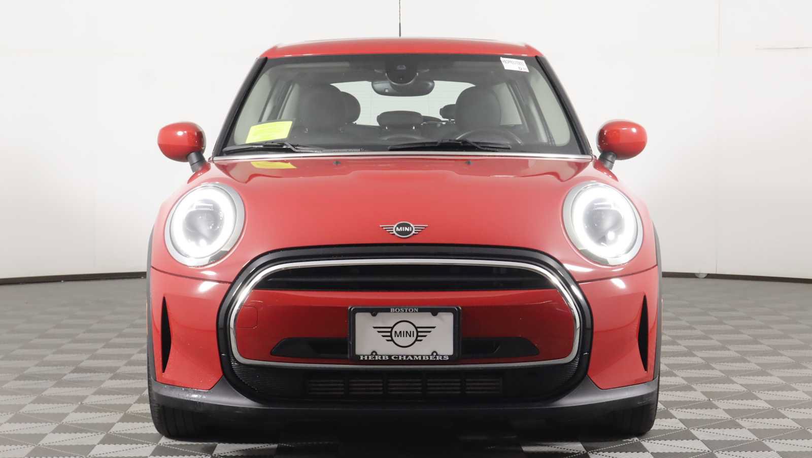 Used 2024 MINI Cooper 4-Door Hardtop FWD image 2