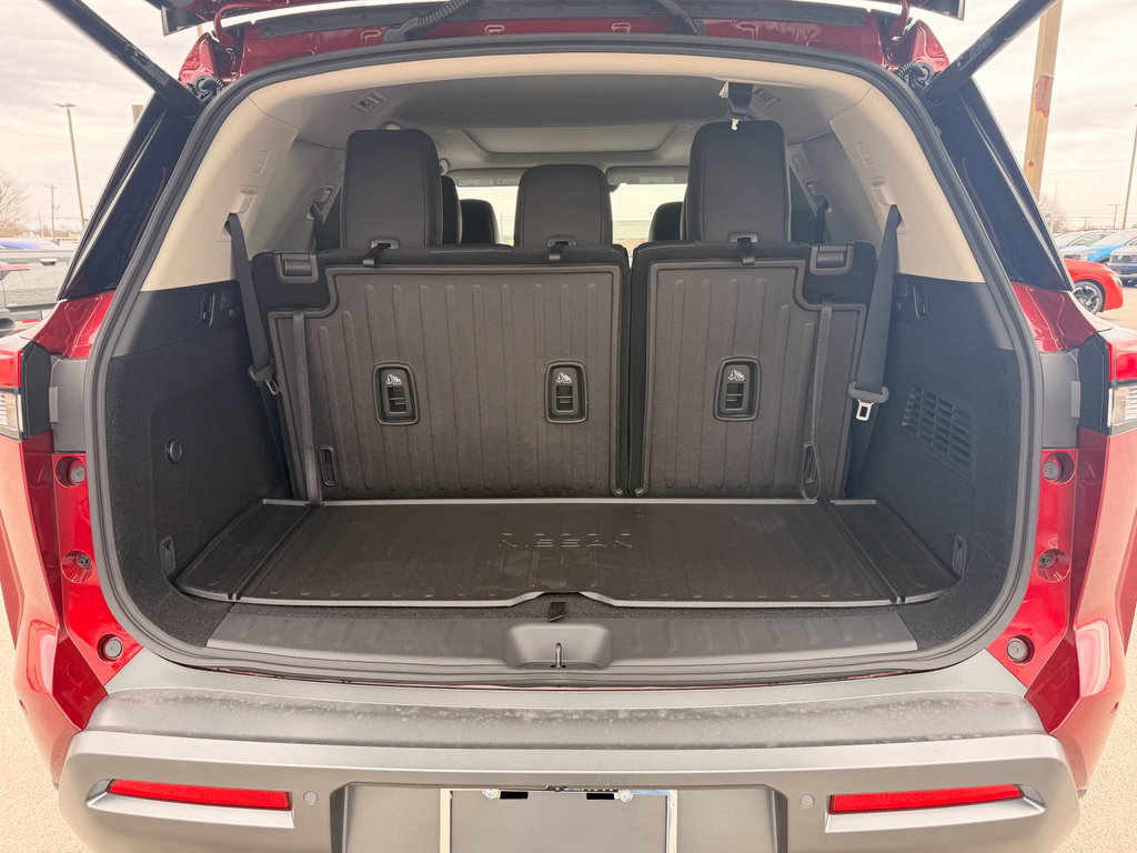 New 2026 Nissan Pathfinder SL w/ SL Premium Package image 9