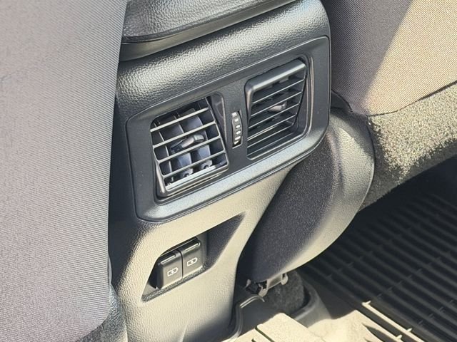 Used 2025 Toyota RAV4 XLE AWD/4WD image 11