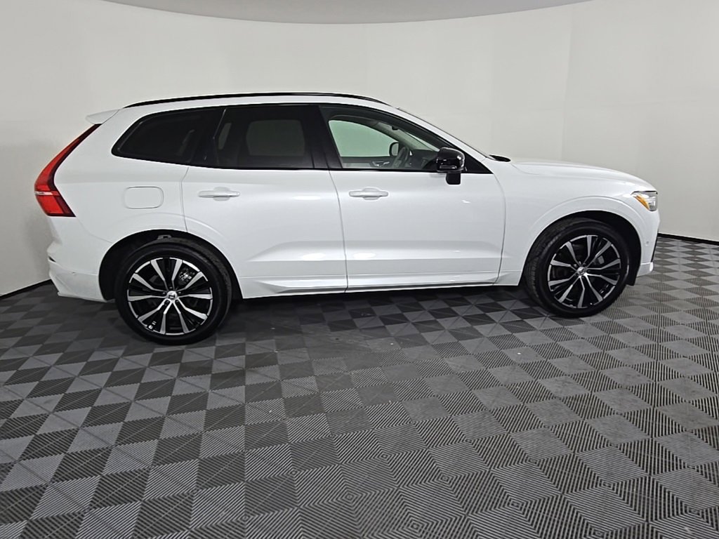Certified 2023 Volvo XC60 B5 Plus w/ Climate Package image 9