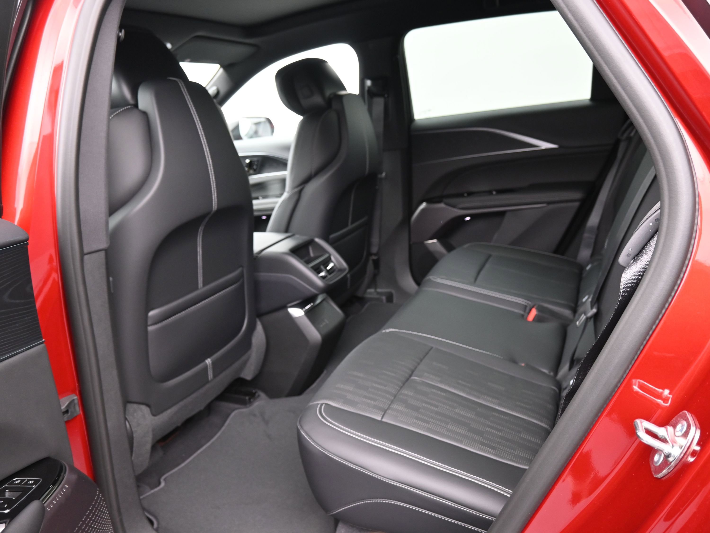 New 2026 Cadillac Lyriq Sport image 10