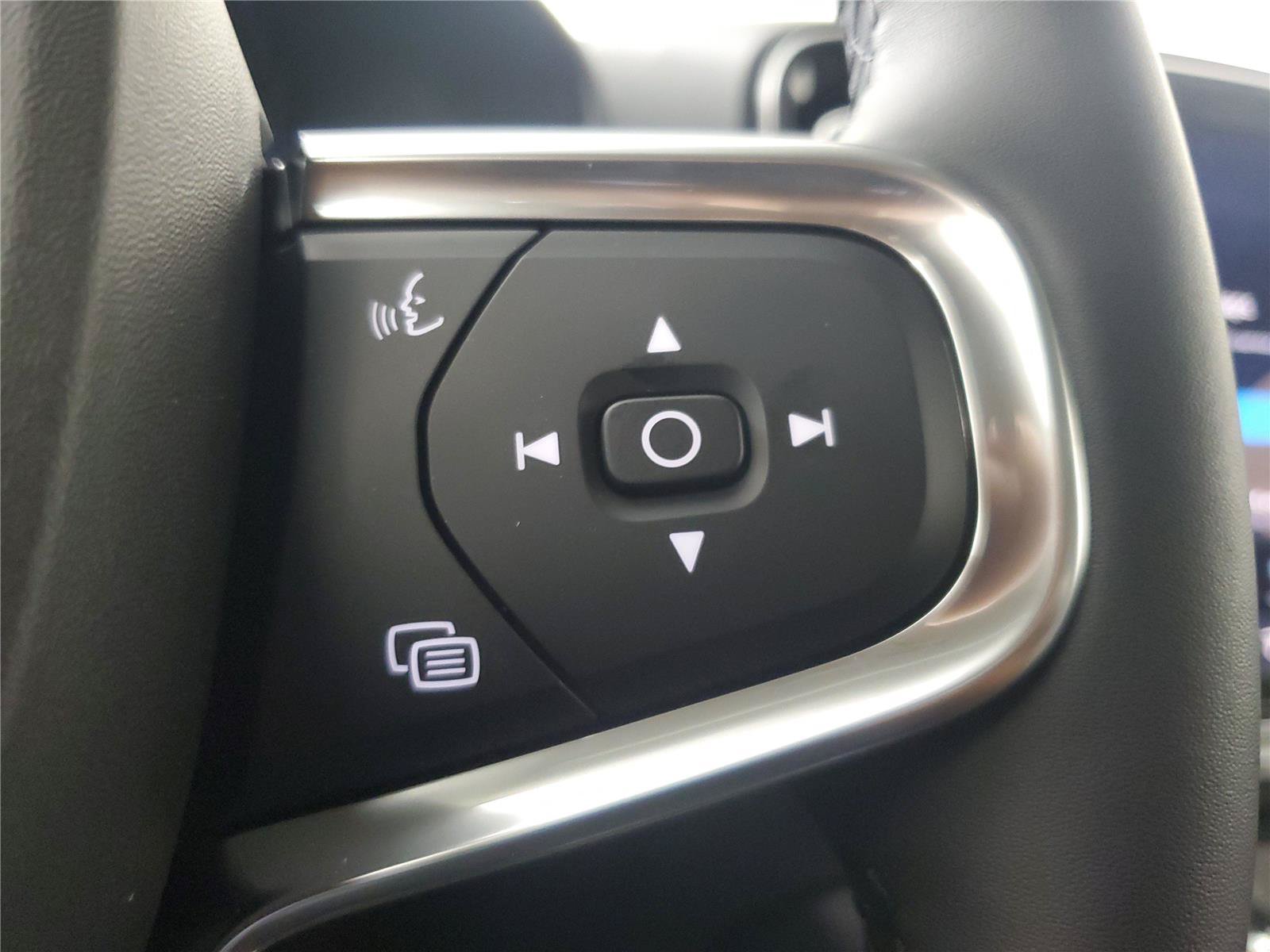 New 2026 Volvo XC40 B5 Plus w/ Climate Package AWD/4WD image 26