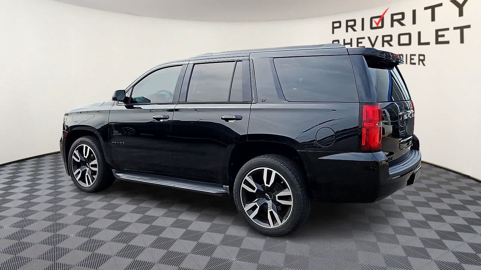 Used 2020 Chevrolet Tahoe LT w/ RST Edition AWD/4WD image 6
