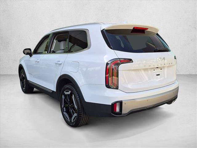 Used 2023 Kia Telluride EX w/ EX Captain's Chair Package FWD image 8