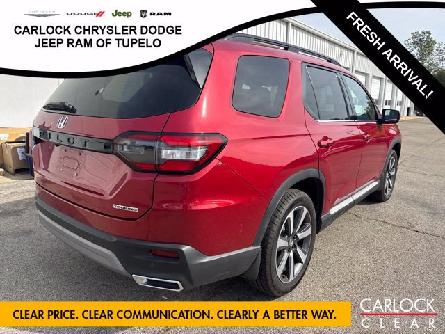 Used 2025 Honda Pilot Touring image 7