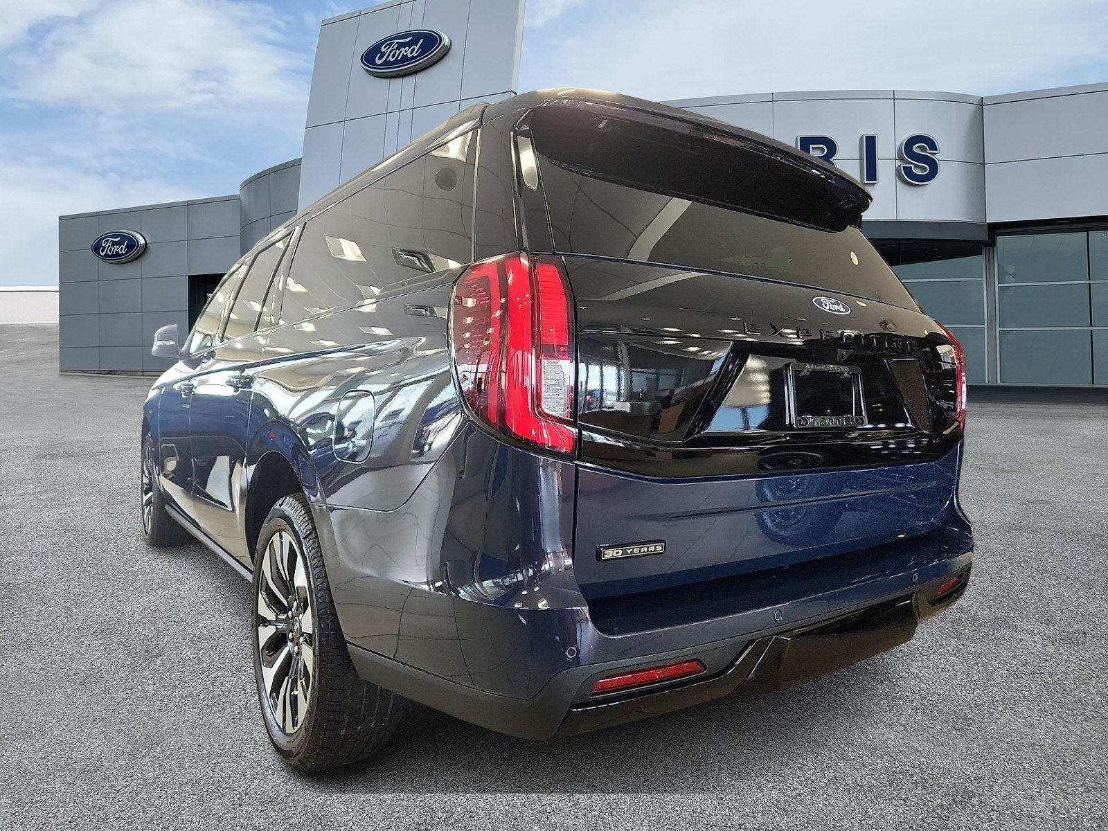 New 2027 Ford Expedition Max Platinum AWD/4WD image 3