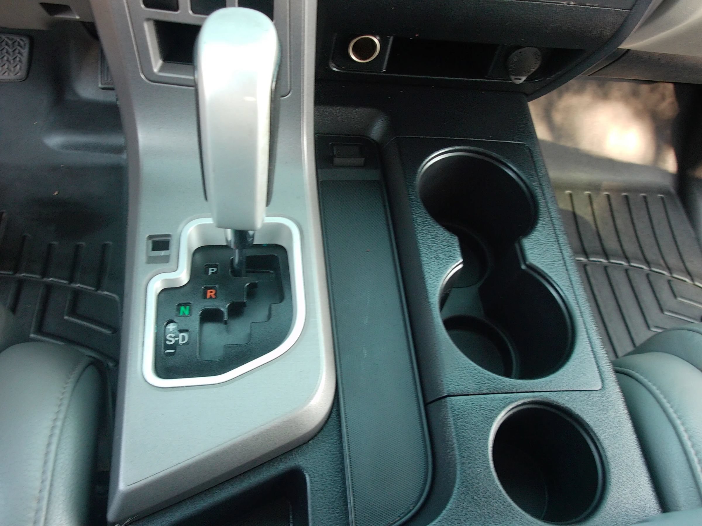 Used 2014 Toyota Sequoia Limited RWD image 18