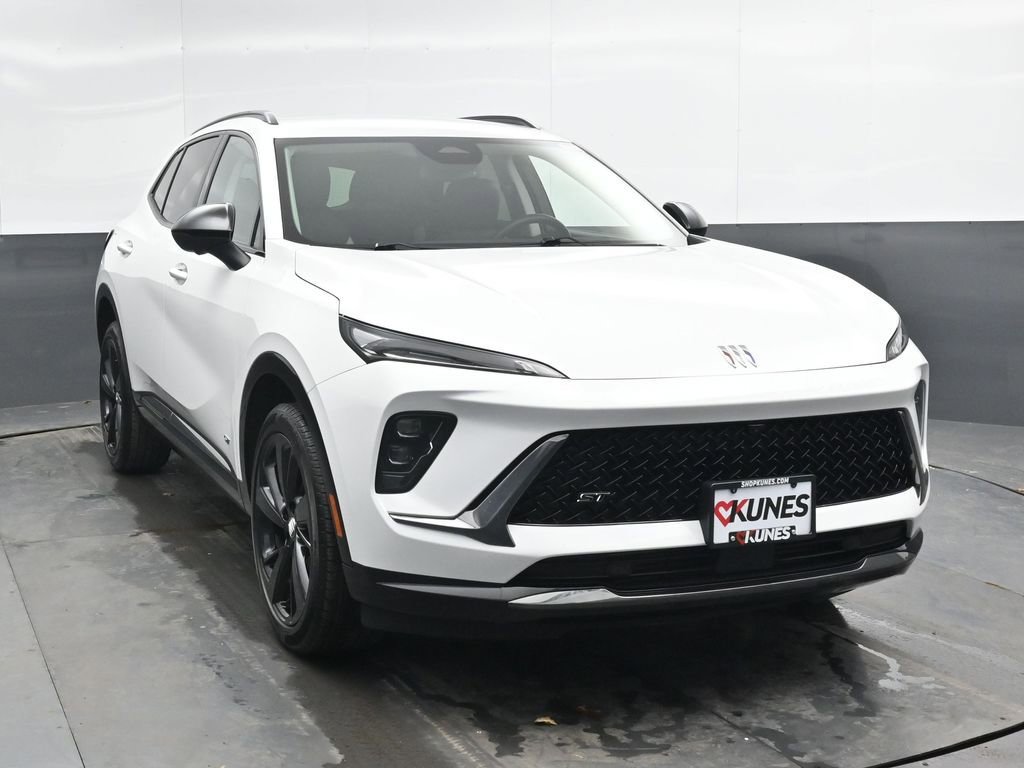 Used 2024 Buick Envision Sport Touring image 6