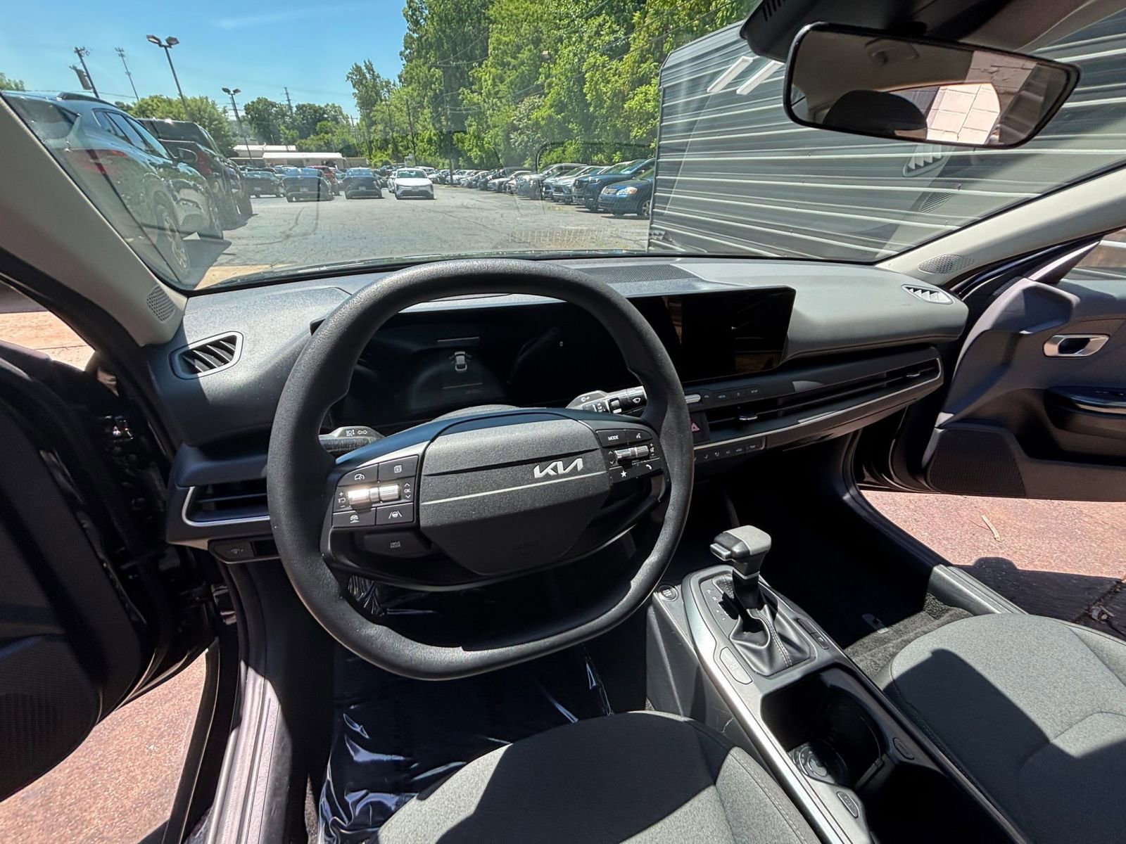 Used 2025 Kia K4 FWD image 29