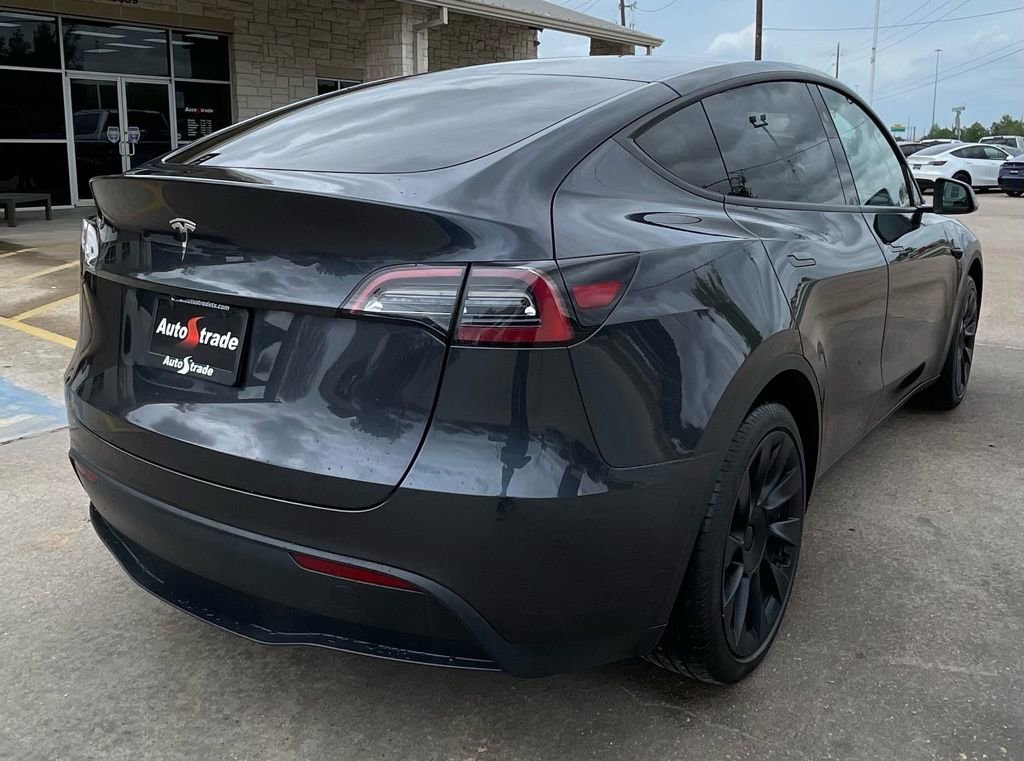 Used 2024 Tesla Model Y Long Range image 5