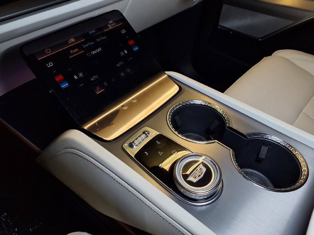 New 2027 Cadillac Vistiq Sport AWD/4WD image 19