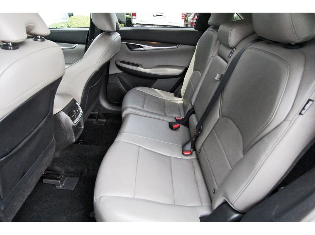 Used 2023 INFINITI QX50 Luxe FWD image 7