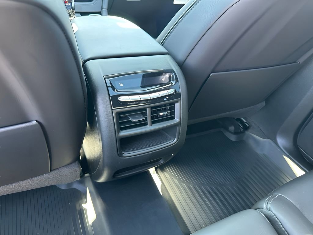 New 2026 Cadillac XT5 Sportv w/ LPO, Onyx Lite Package AWD/4WD image 21