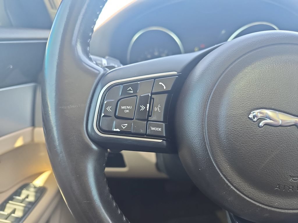 Used 2017 Jaguar XF Prestige RWD image 17