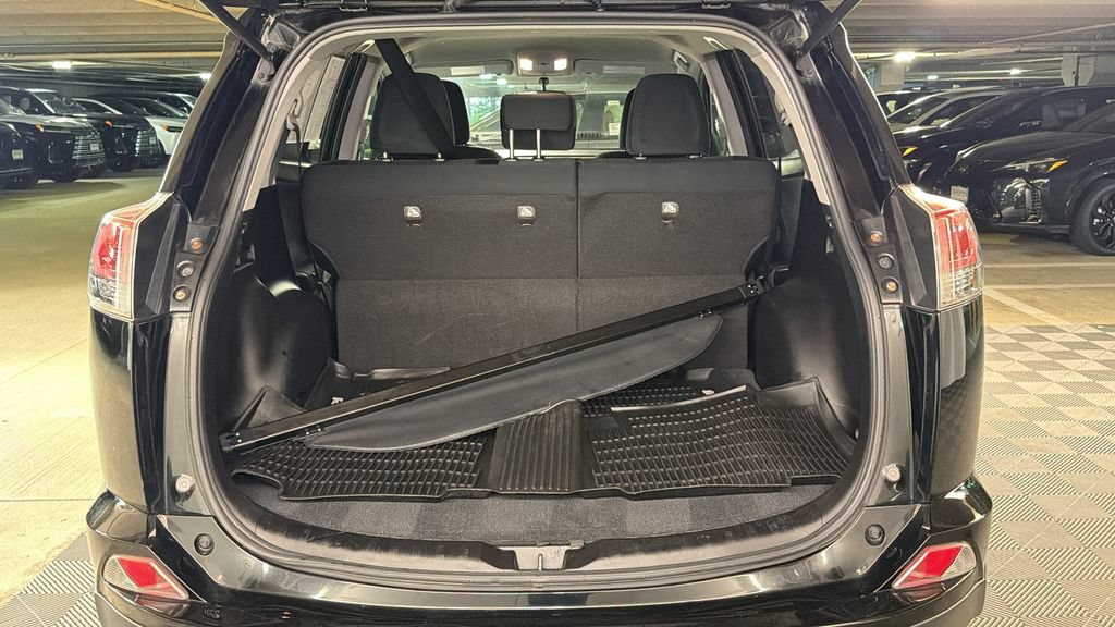 Used 2016 Toyota RAV4 LE AWD/4WD image 13