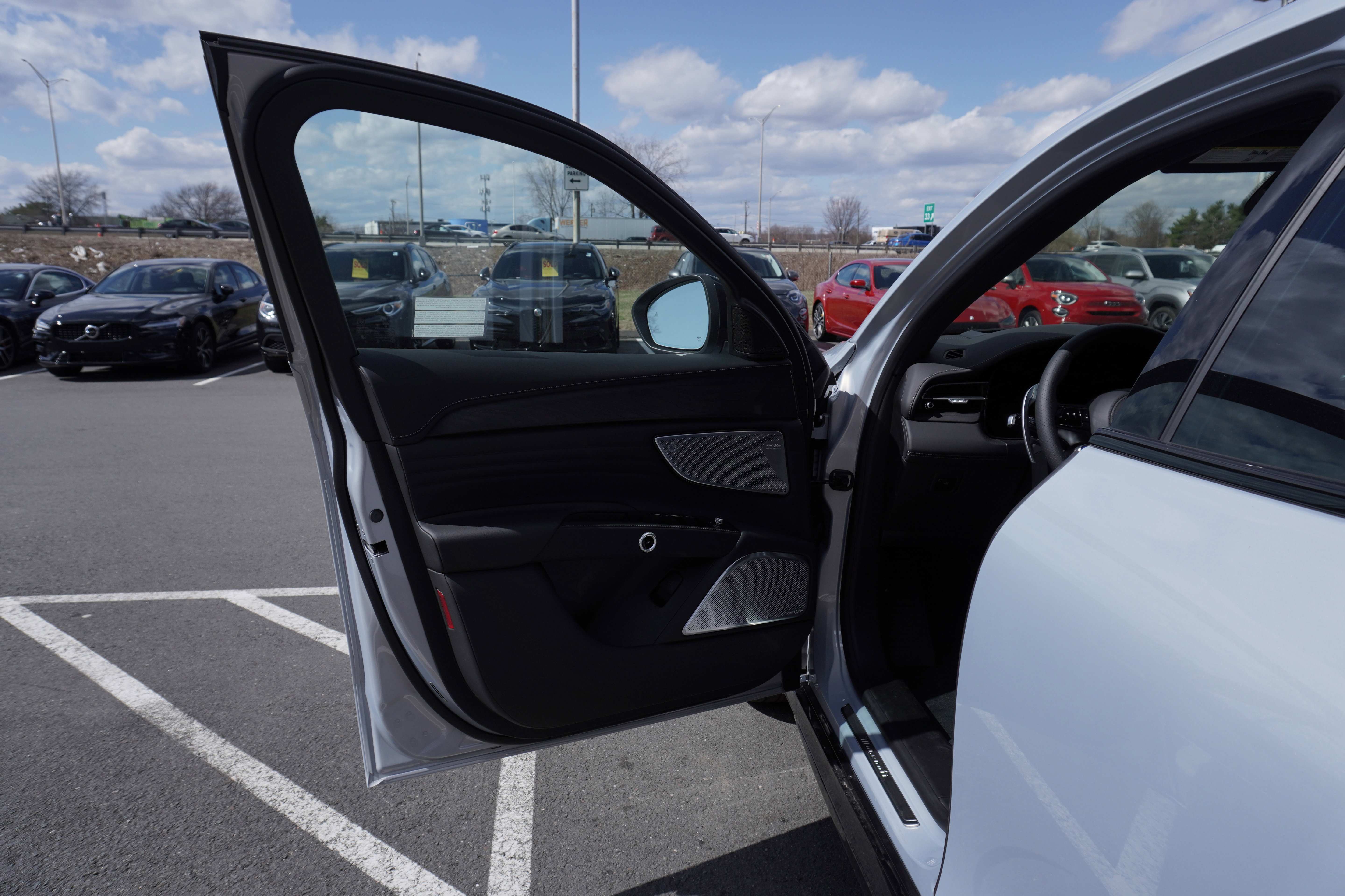 New 2025 Maserati Grecale Modena image 6