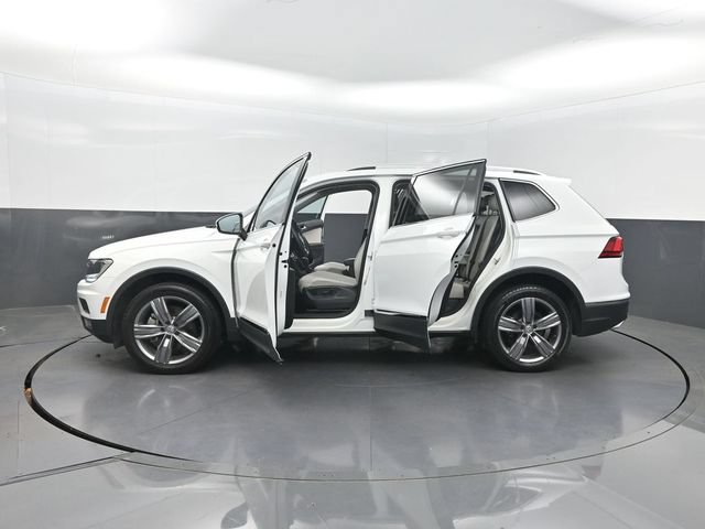Used 2021 Volkswagen Tiguan SEL AWD/4WD image 40
