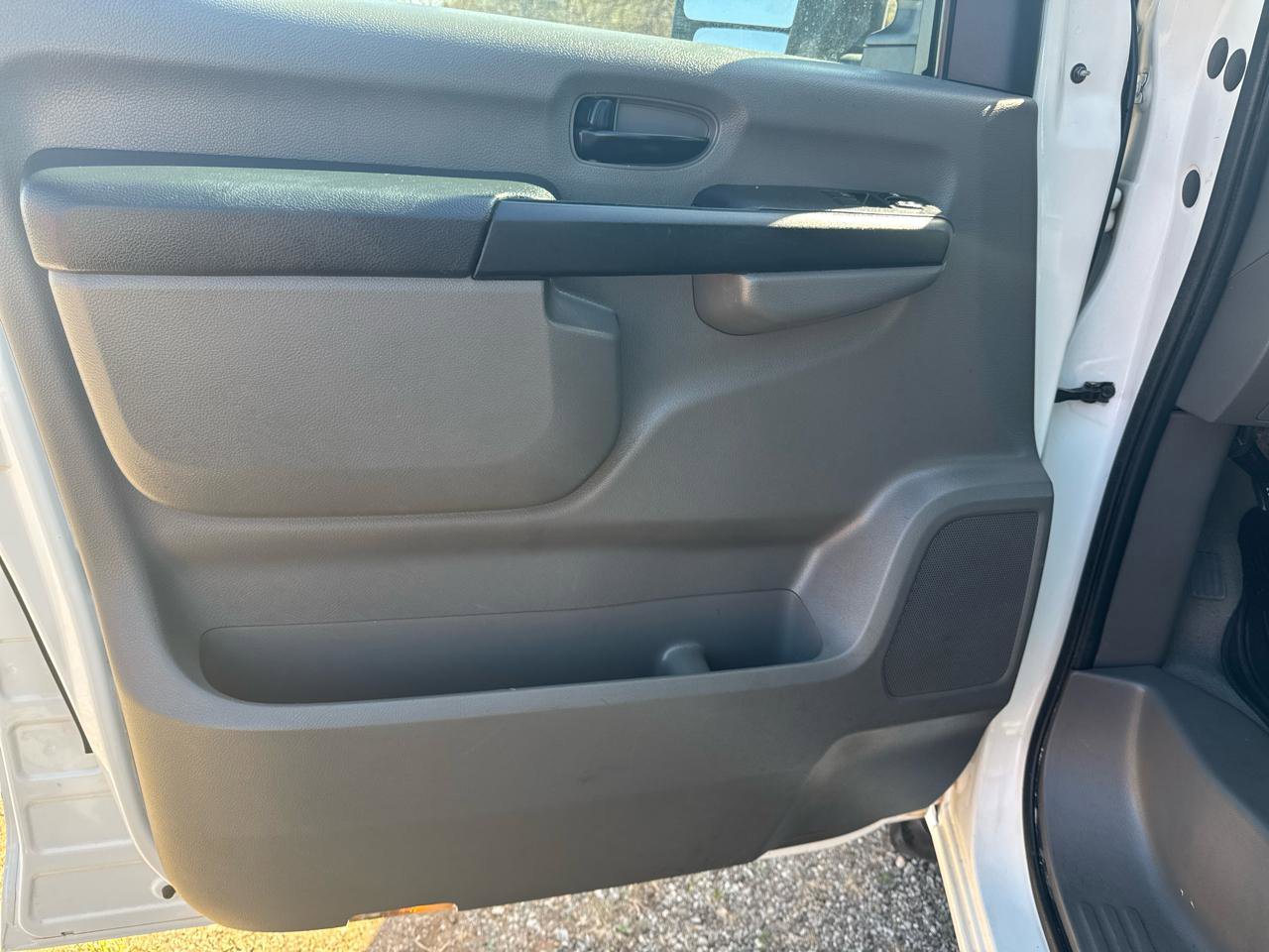 Used 2016 Nissan NV 3500 SV w/ SV Technology Package image 27