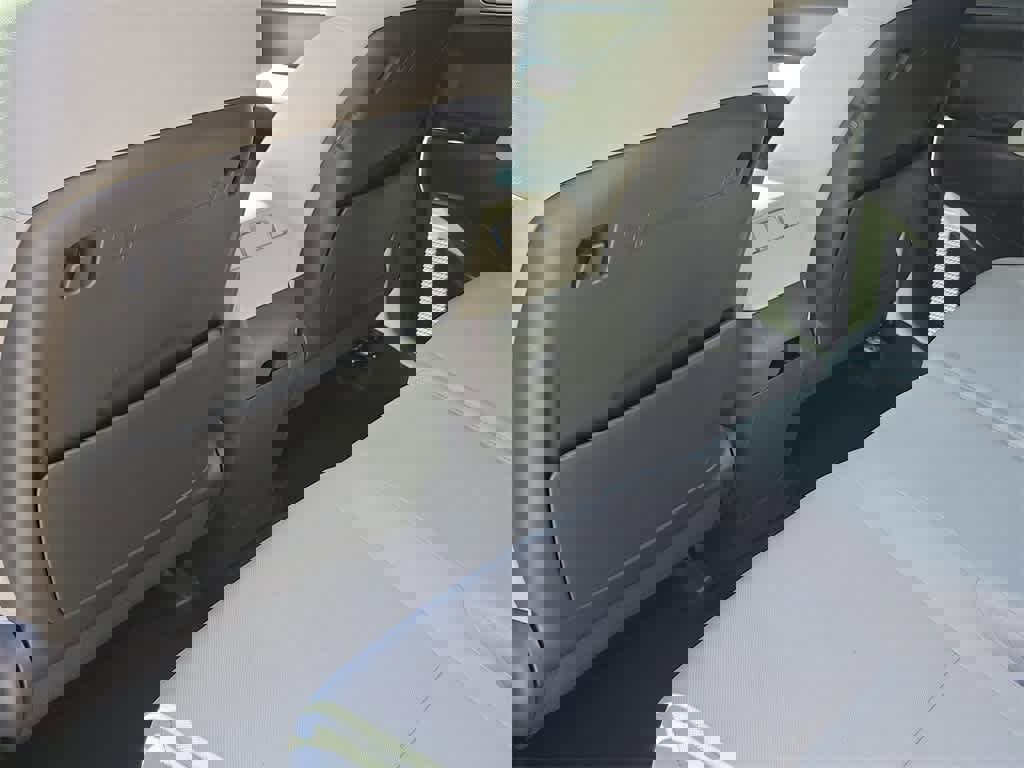 Used 2025 Hyundai Santa Fe SE w/ Tow & Go Package image 11