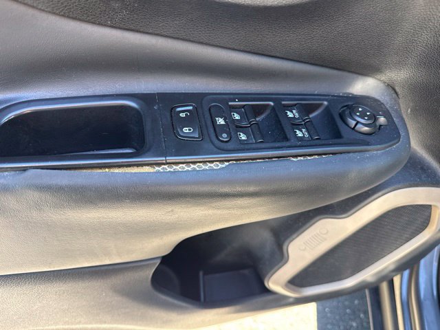 Used 2016 Jeep Renegade Limited FWD image 9