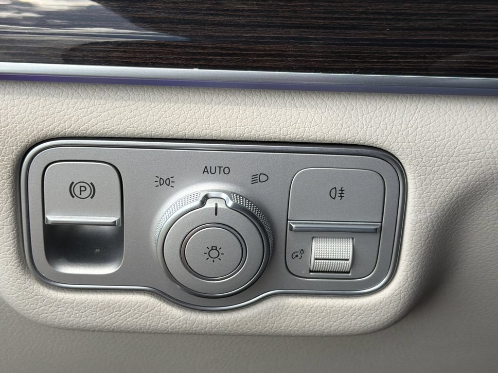 Used 2026 Mercedes-Benz GLE 450 4MATIC Coupe image 33