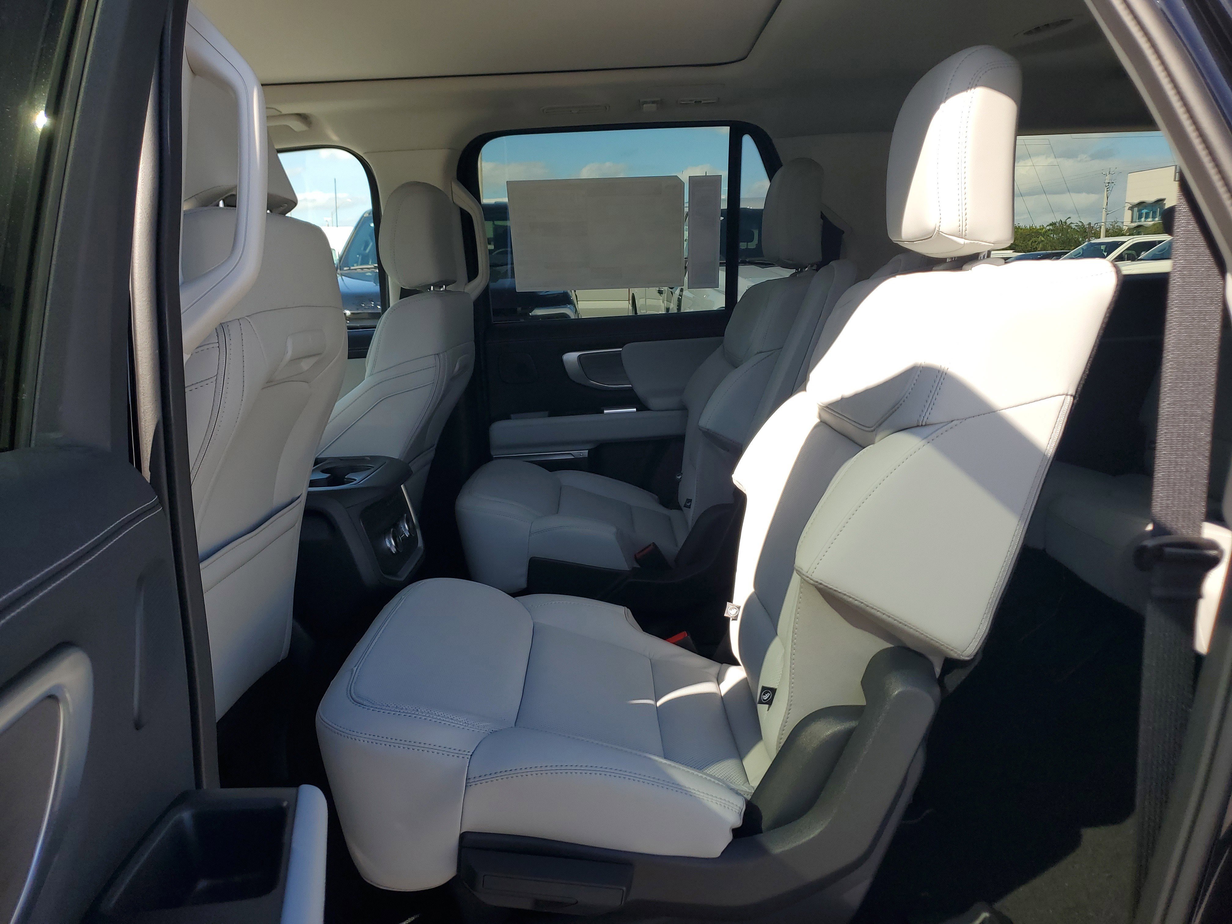 New 2025 Ford Expedition Max Platinum w/ Driver's Package image 11