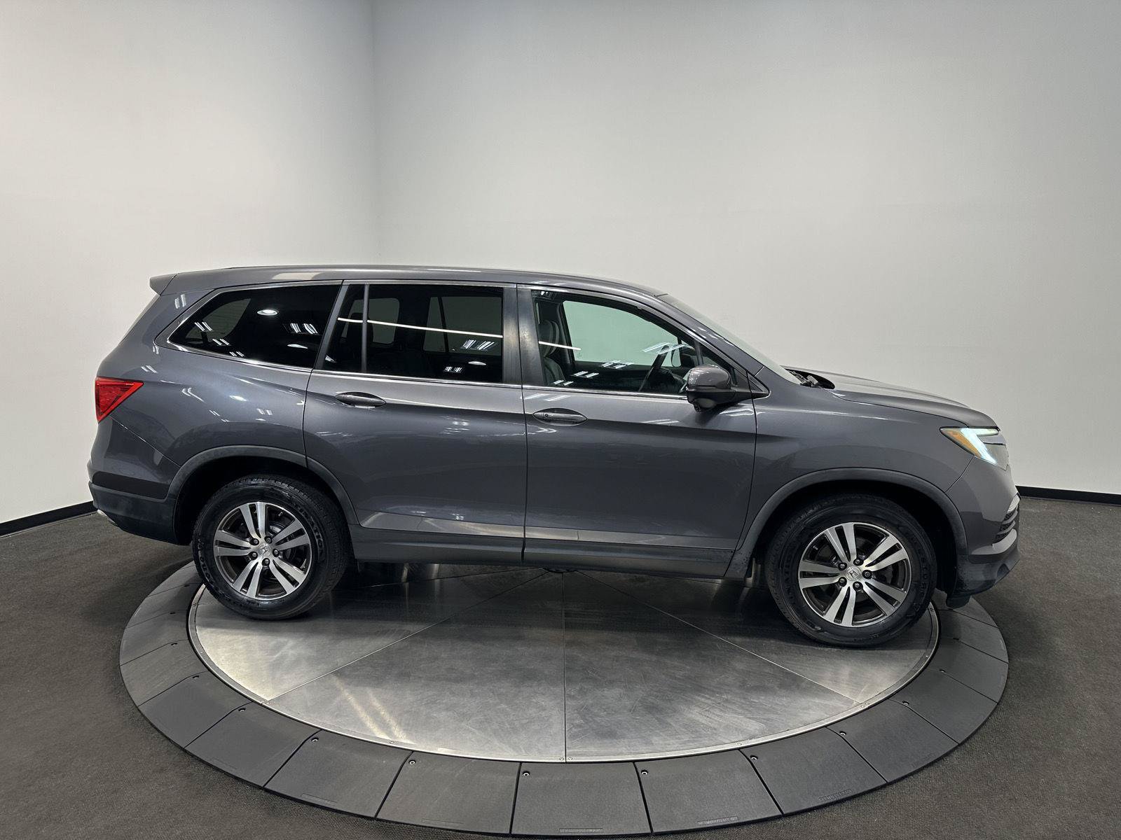 Used 2016 Honda Pilot EX image 8