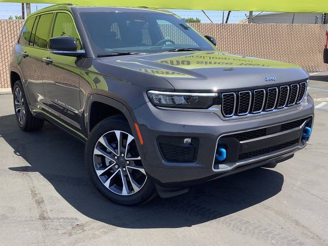 New 2023 Jeep Grand Cherokee Overland w/ Luxury Tech Group IV AWD/4WD image 2