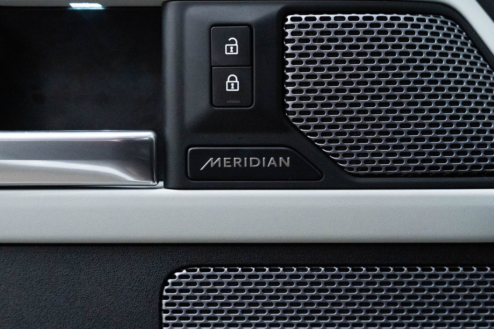 Used 2021 Land Rover Defender 90 S image 16