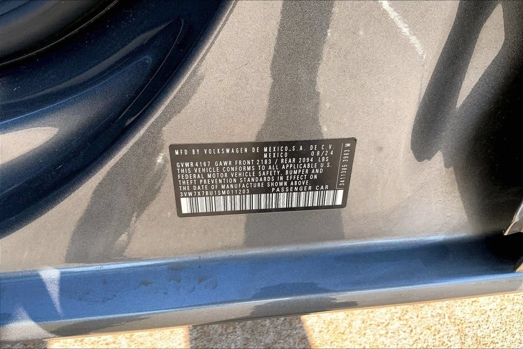 Certified 2025 Volkswagen Jetta SE FWD image 32