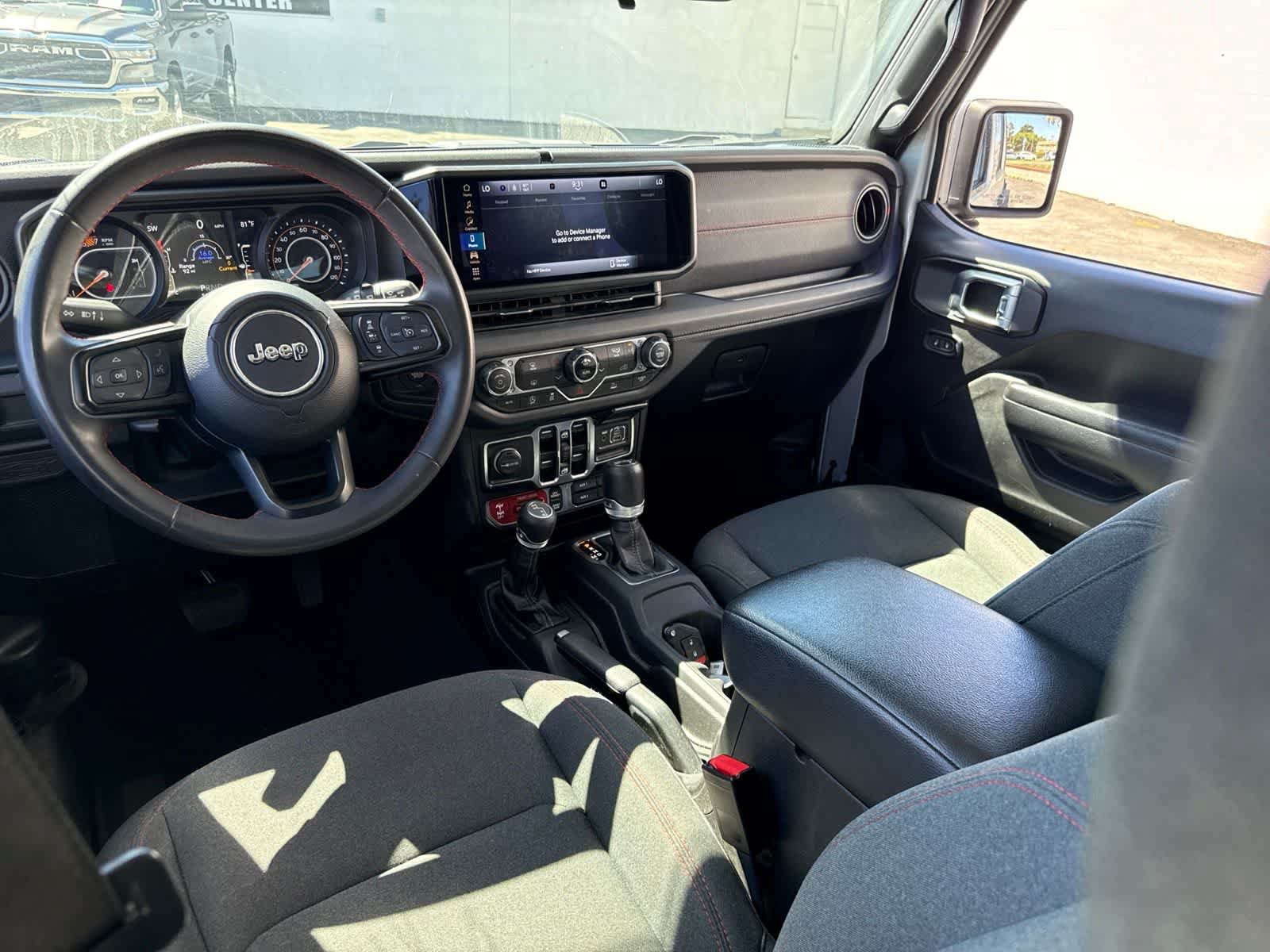 Used 2024 Jeep Wrangler Unlimited Rubicon AWD/4WD image 22