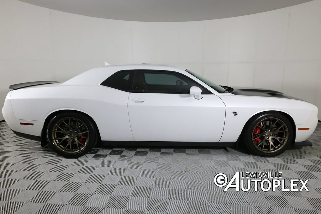 Used 2016 Dodge Challenger SRT Hellcat RWD image 4