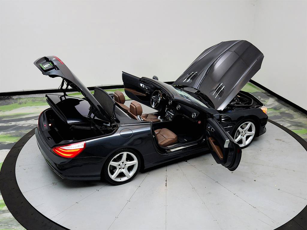 Used 2013 Mercedes-Benz SL 550 image 33